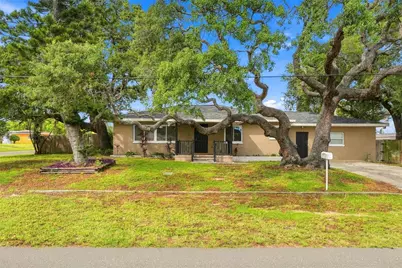 10719 Cherokee Drive, Saint Petersburg, FL 33708 - Photo 1