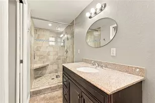10719 Cherokee Dr, Saint Petersburg, FL 33708 - Photo 25