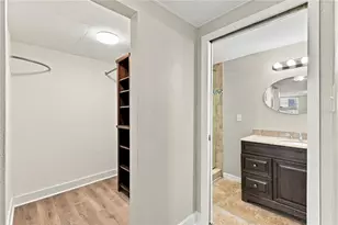 10719 Cherokee Dr, Saint Petersburg, FL 33708 - Photo 23