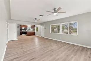 10719 Cherokee Dr, Saint Petersburg, FL 33708 - Photo 9