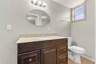 10719 Cherokee Dr, Saint Petersburg, FL 33708 - Photo 29