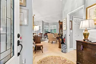 435 Date Palm Ct NE, Saint Petersburg, FL 33703 - Photo 5
