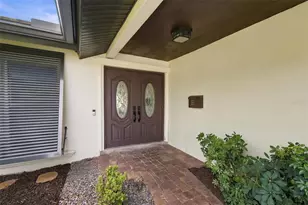 2078 NE Montana Ave NE, Saint Petersburg, FL 33703 - Photo 11