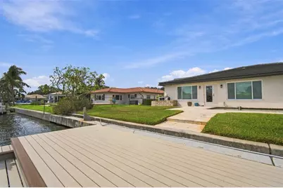 2078 NE Montana Avenue NE, Saint Petersburg, FL 33703 - Photo 75