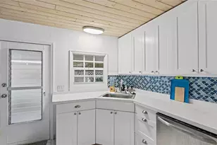 18675 US Hwy 19 N, Clearwater, FL 33764 - Photo 23