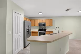 2605 Oleander Lakes Dr, Brandon, FL 33511 - Photo 7