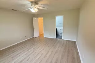 2113 Hailstone Cir, Sun City Center, FL 33573 - Photo 17