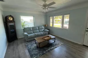 324 36th Ave NE, Saint Petersburg, FL 33704 - Photo 13