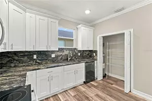 5625 35th Way N, Saint Petersburg, FL 33714 - Photo 7