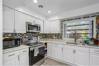 2701 17th Street S, Saint Petersburg, FL 33712 - Photo 31