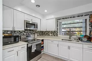 2701 17th St S, Saint Petersburg, FL 33712 - Photo 31