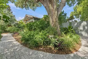 2121 Dartmouth Ave N, Saint Petersburg, FL 33713 - Photo 3
