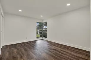 2661 Pebble Beach Dr, Clearwater, FL 33761 - Photo 9