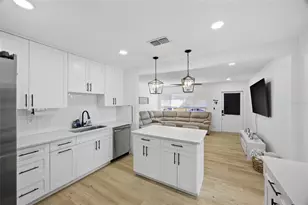 4681 55th Ave N, Saint Petersburg, FL 33714 - Photo 9