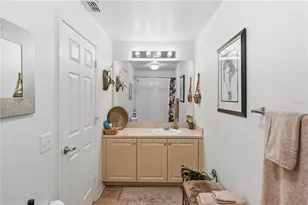 8011 Down Royal Rd, Tampa, FL 33610 - Photo 17