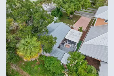123 N Safford Avenue, Tarpon Springs, FL 34689 - Photo 3