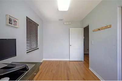 3039 49th Street N, Saint Petersburg, FL 33710 - Photo 11