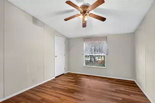 7305 Timber Crest Ln, Zephyrhills, FL 33540 - Photo 23