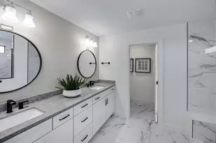 7413 Summer Ct, Sarasota, FL 34231 - Photo 9