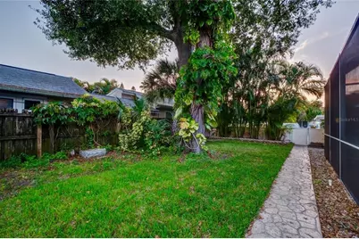 5620 29th Avenue S #E, Gulfport, FL 33707 - Photo 23