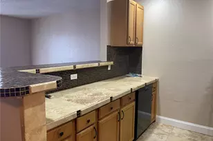 9105 W Hillsborough Ave, Tampa, FL 33615 - Photo 7