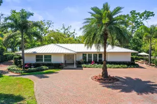 1600 Park St N, Saint Petersburg, FL 33710 - Photo 1