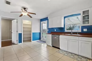 37235 Hannah Ln, Zephyrhills, FL 33542 - Photo 15