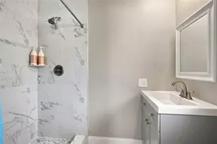 5915 35th Ave N, Saint Petersburg, FL 33710 - Photo 25