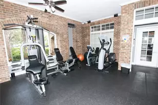 10200 Gandy Blvd N, Saint Petersburg, FL 33702 - Photo 13