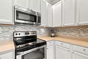 9420 Georgian Park Ln, Tampa, FL 33626 - Photo 23