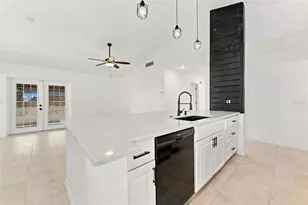 774 91st Ave N, Saint Petersburg, FL 33702 - Photo 5