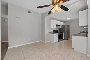 1219 Mohrlake Dr, Brandon, FL 33511 - Photo 11