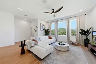 2114 4th St S, Saint Petersburg, FL 33705 - Photo 11