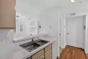 8513 Island Breeze Ln, Temple Terrace, FL 33637 - Photo 9
