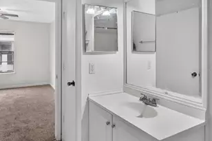 8513 Island Breeze Ln, Temple Terrace, FL 33637 - Photo 19