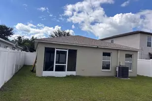 7834 Carriage Pointe Dr, Gibsonton, FL 33534 - Photo 3