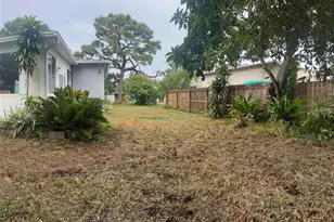 2930 29th St N, Saint Petersburg, FL 33713 - Photo 35