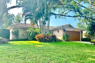 1529 E Dorchester Dr, Palm Harbor, FL 34684 - Photo 1