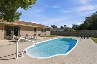 1613 Greenwood Dr, Dunedin, FL 34698 - Photo 21