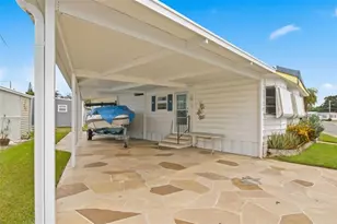 70 Schooner Dr, Palm Harbor, FL 34683 - Photo 5
