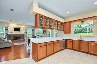 5104 Whispering Leaf Trail, Valrico, FL 33596 - Photo 17
