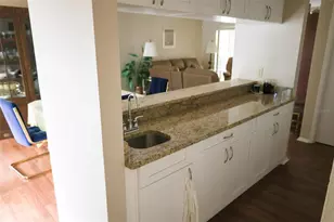 60 Dale Pl, Oldsmar, FL 34677 - Photo 9