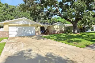150 Suncrest Dr, Safety Harbor, FL 34695 - Photo 1