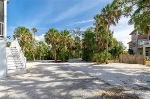 707 40th St W, Palmetto, FL 34221 - Photo 35