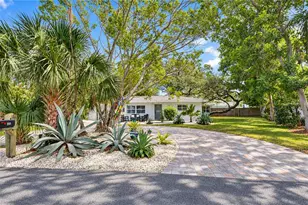 200 Lagoon Dr, Palm Harbor, FL 34683 - Photo 21