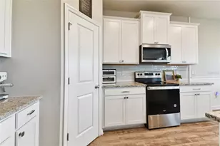 10741 Charlotte Dr., Parrish, FL 34219 - Photo 11
