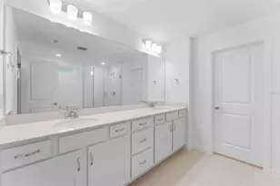 37231 Clinch Cir, Zephyrhills, FL 33540 - Photo 17