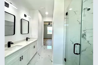 8110 N Greenwood Avenue, Tampa, FL 33604 - Photo 9
