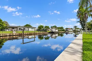 223 94th Ave NE, Saint Petersburg, FL 33702 - Photo 17