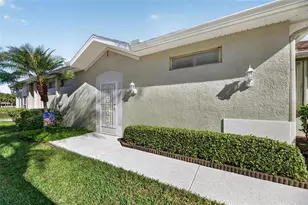 1229 Huntington Greens Dr, Sun City Center, FL 33573 - Photo 5